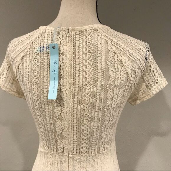 Cream short sleeve lace maxi dress - Picture 9 of 15
